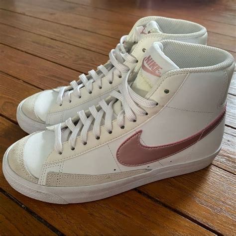 rose gold nike blazers